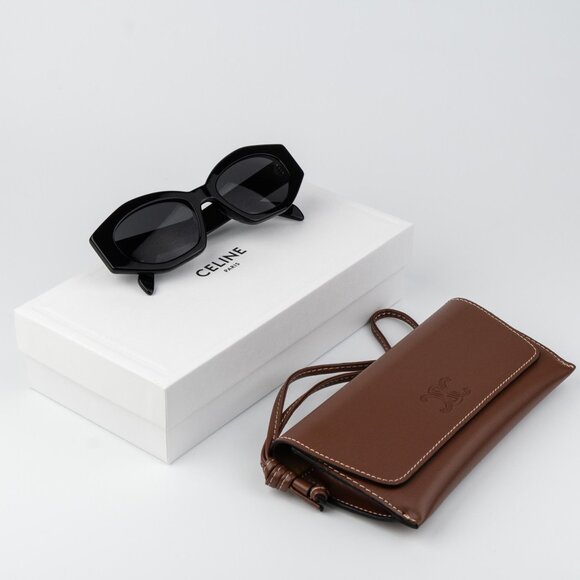 Celine TRIOMPHE Women Sunglasses Black Smoke Cat Eye CL40238U 01A NEW AUTHENTIC - Picture 13 of 15